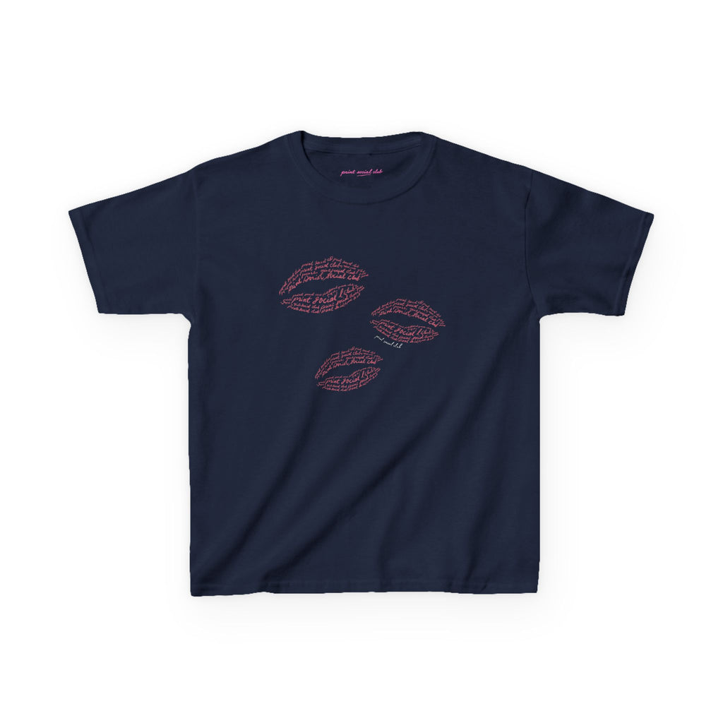 Print Kisses Baby Tee in Navy, front